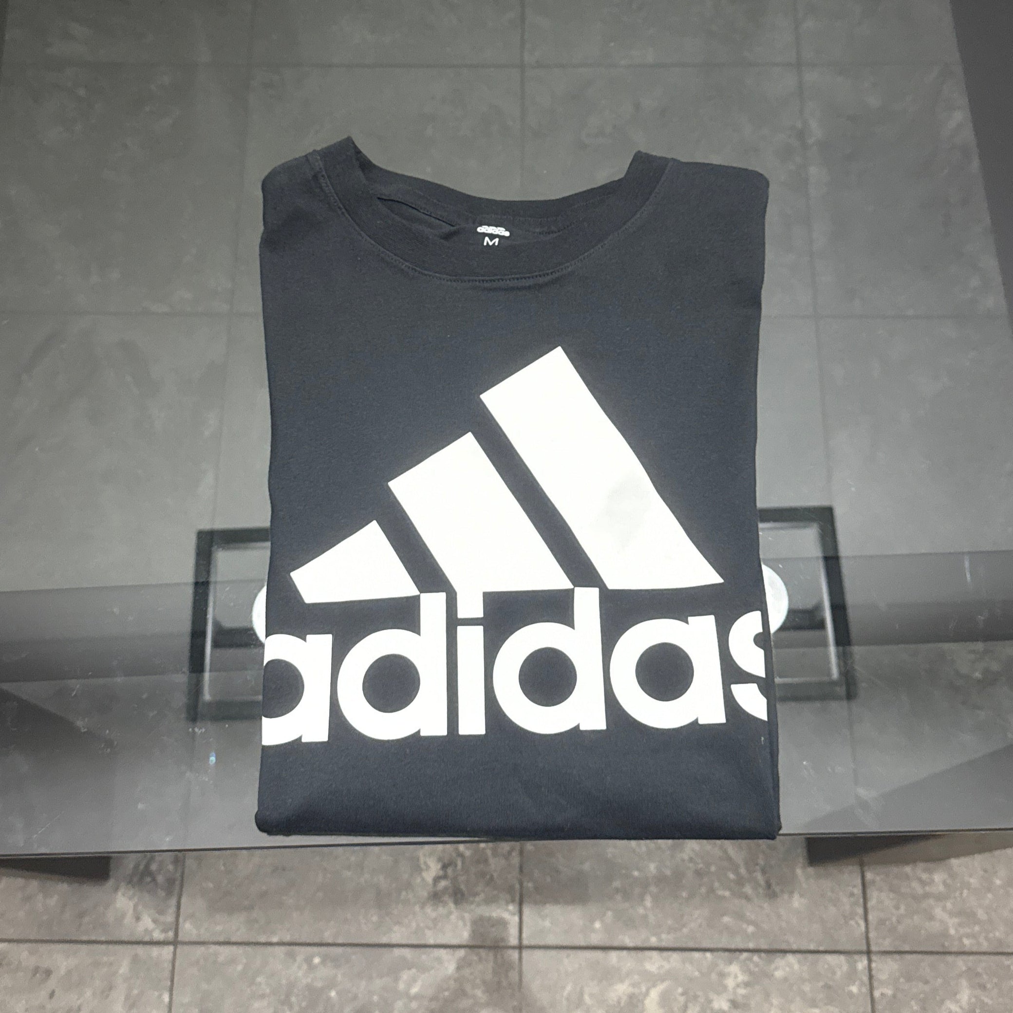 Adidas - Remera Logo Grande Doblada