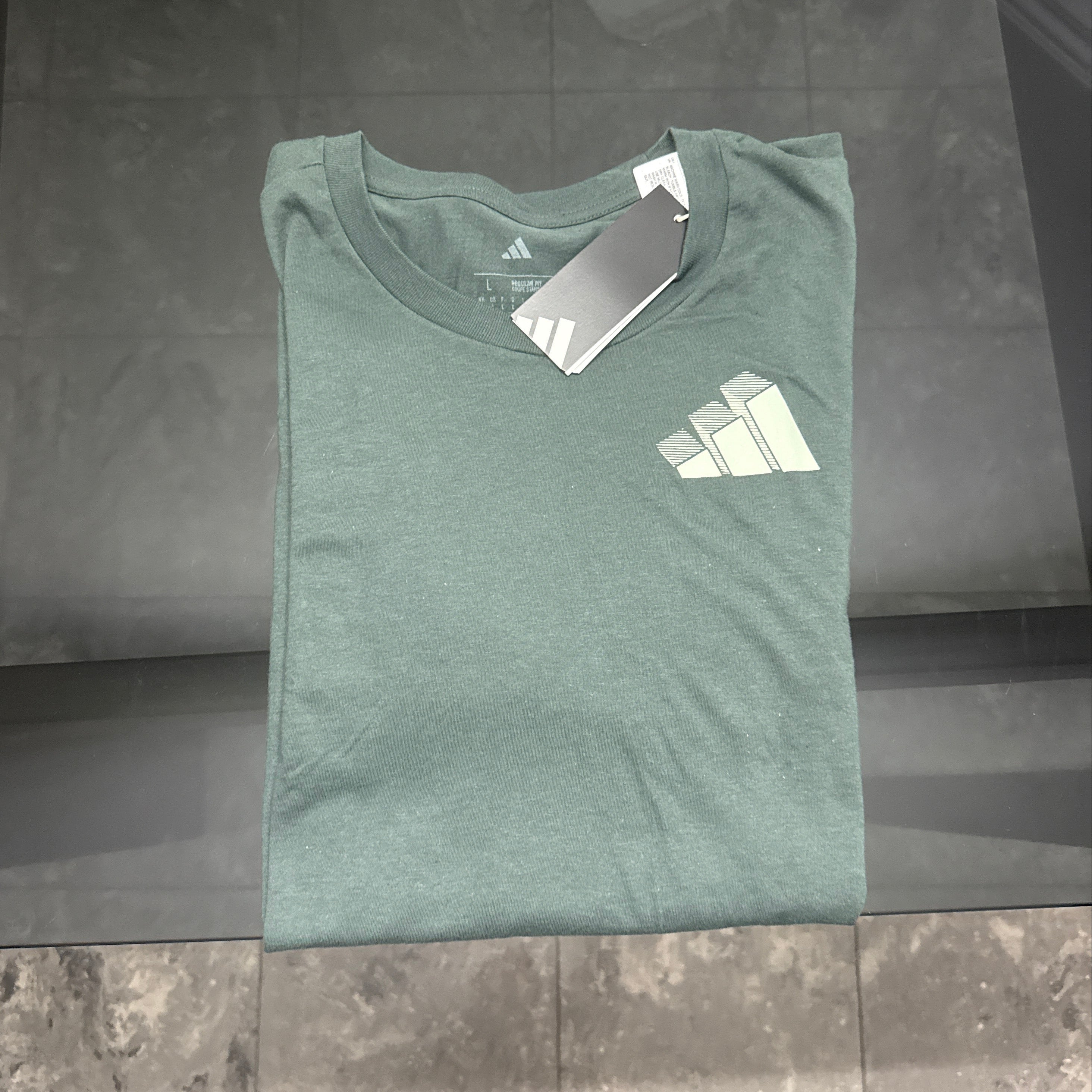 Adidas - Remera con Diseño