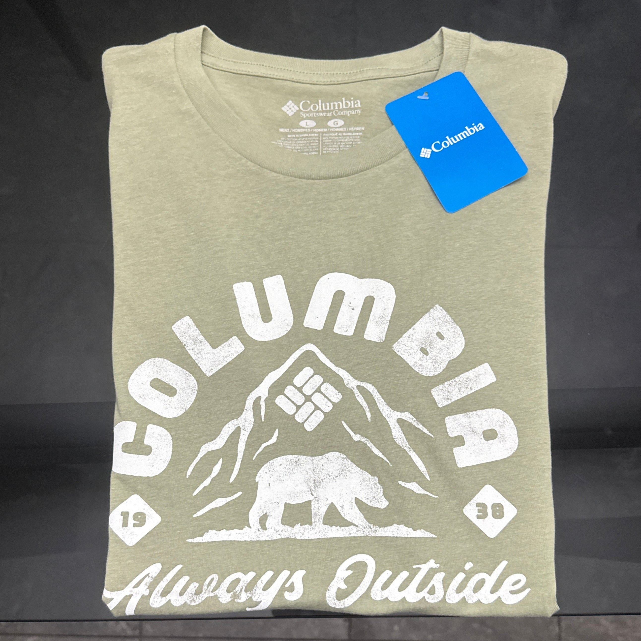 Columbia - Remera Básica Verde Suave Doblada
