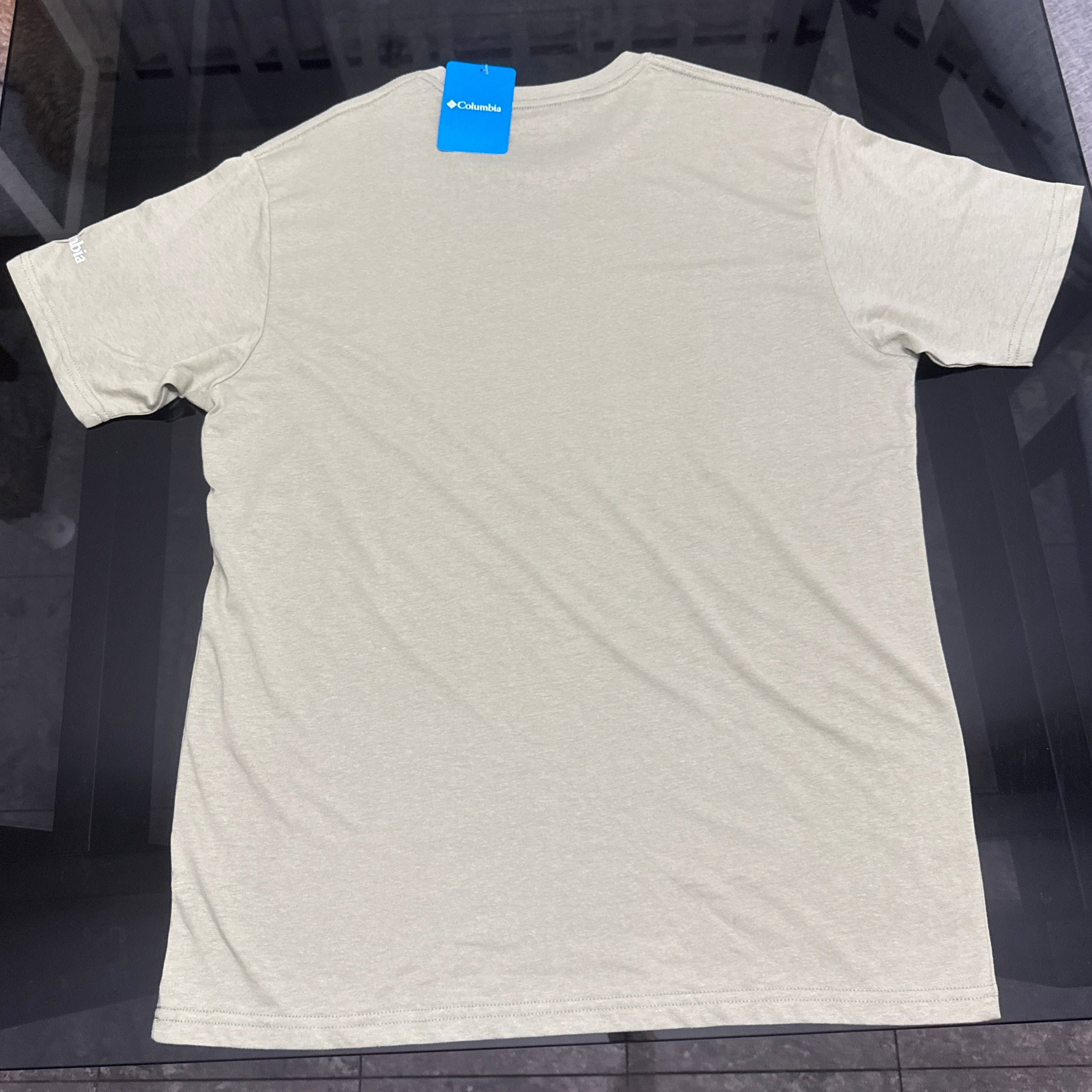 Columbia - Remera Básica Verde Suave Espalda