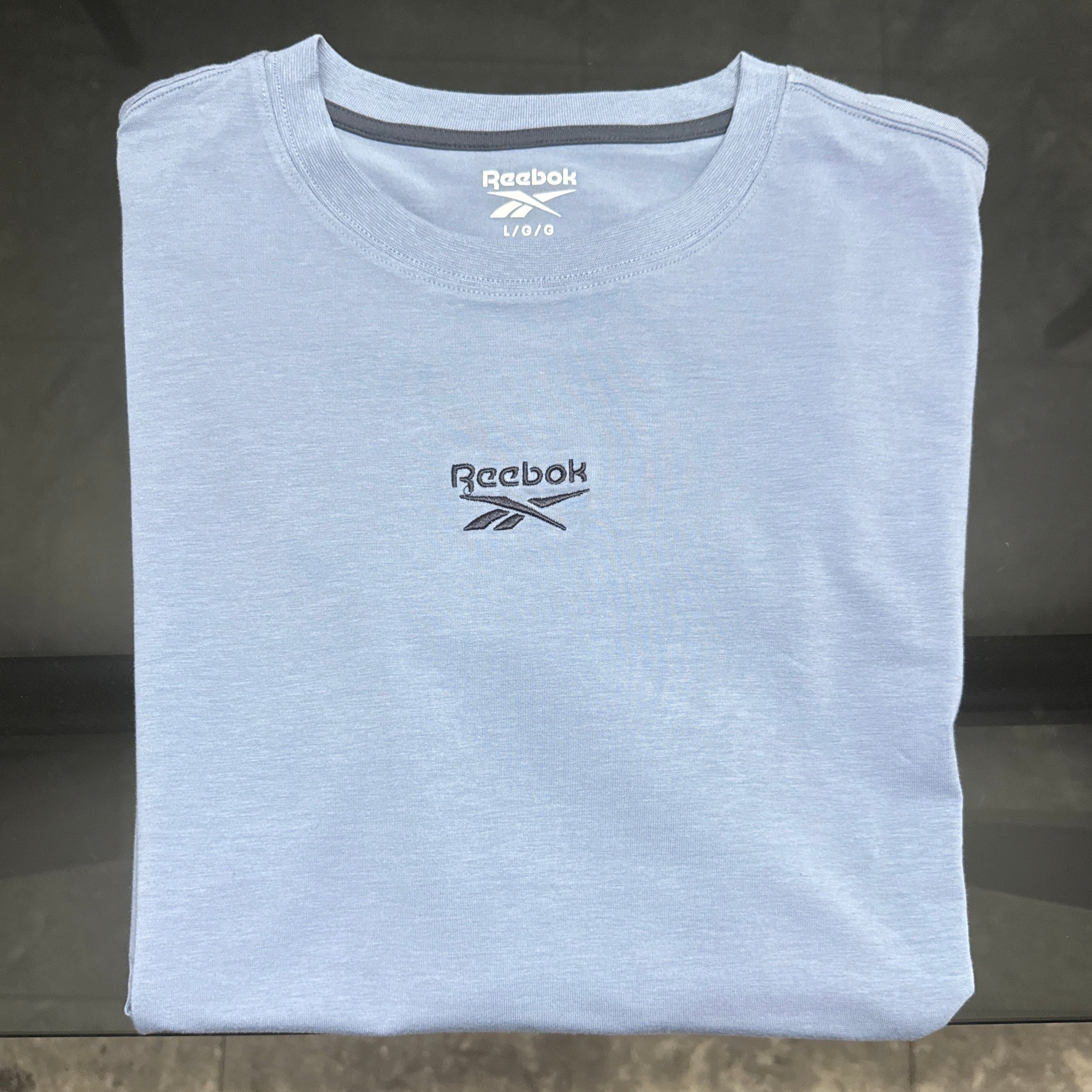 Reebok - Remera Básica Doblada