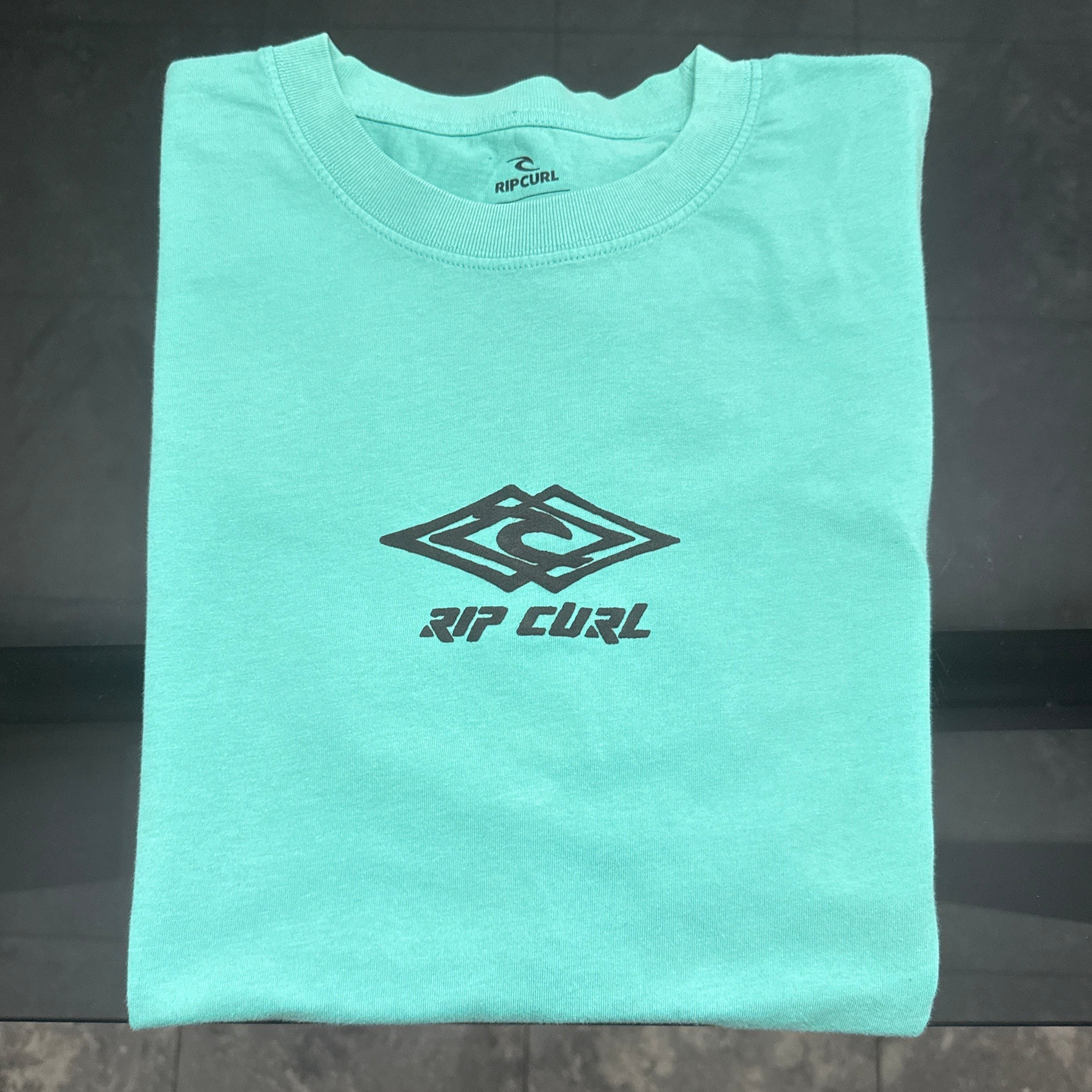 Rip Curl - Remera con Diseño Doblada