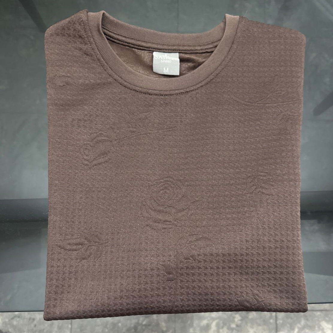 Saints Studio - Remera con Rosas Cosidas - Marrón Doblada