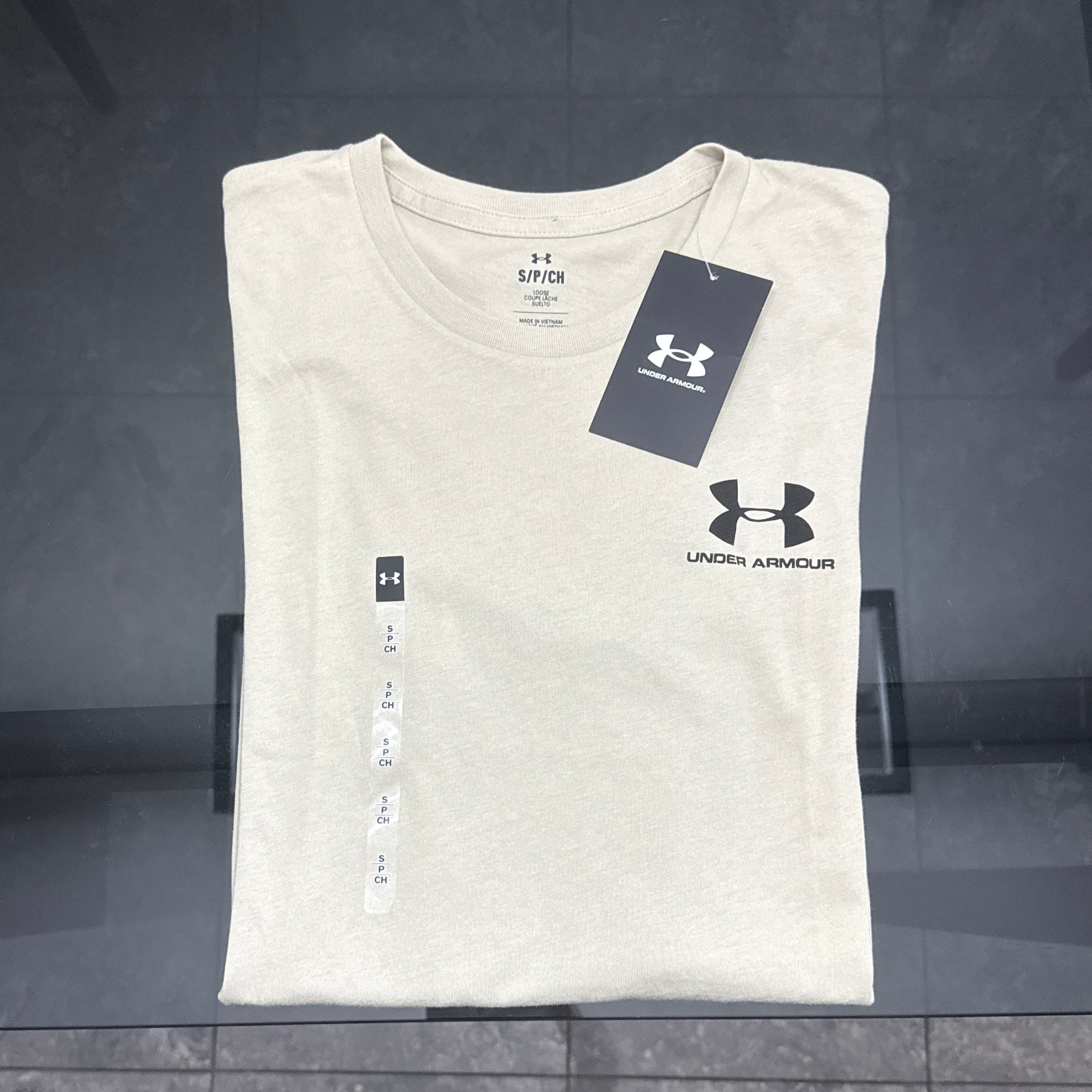 Under Armour - Remera Básica Doblada